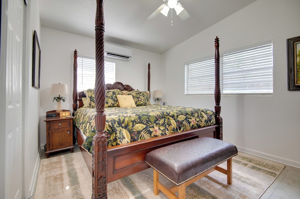 Walk to Beach: Dog-friendly Gem in Cocoa Beach!