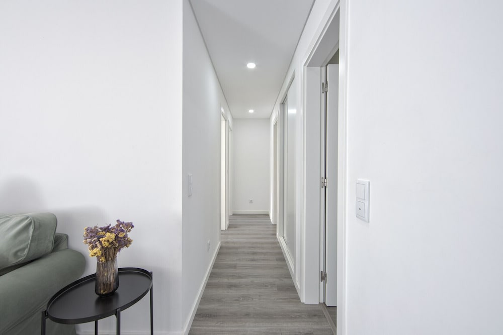 Olivais Modern by Homing