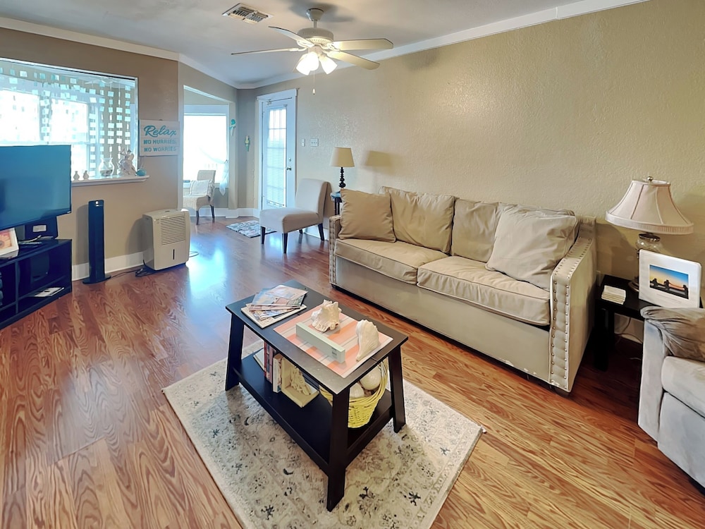 Fantasea Cove by Silver Sands Vacation Rentals