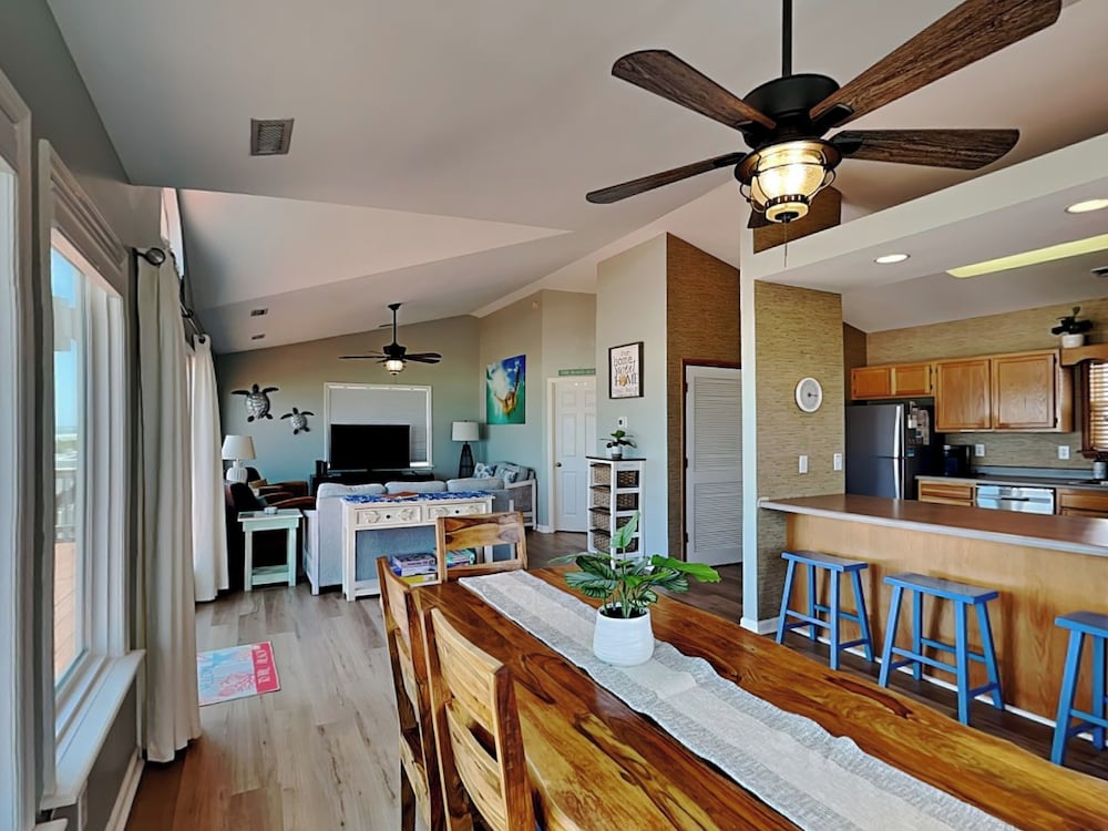 Paradise Palms by Topsail Realty