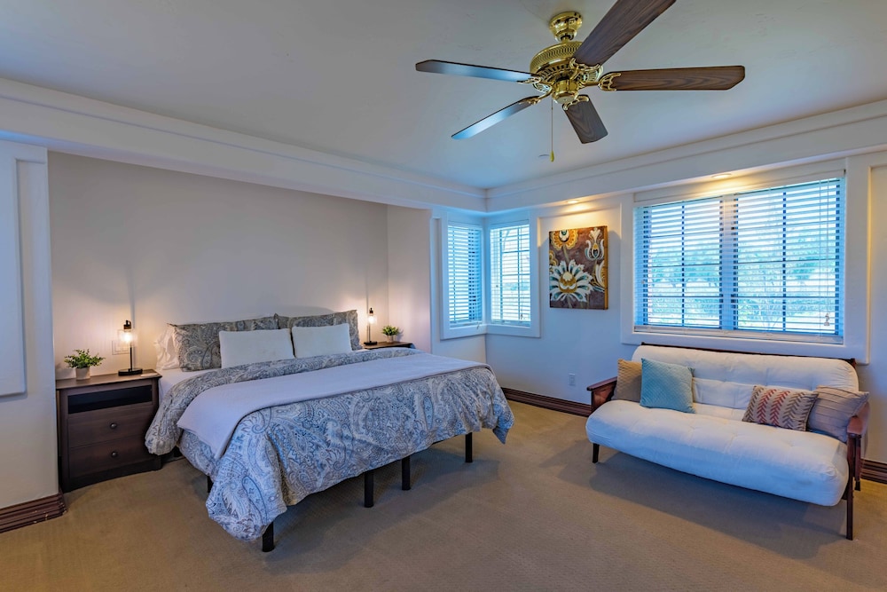 Santellan Inn