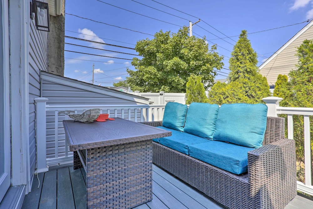 Long Island Home Near Beaches Golf - Property Image 17