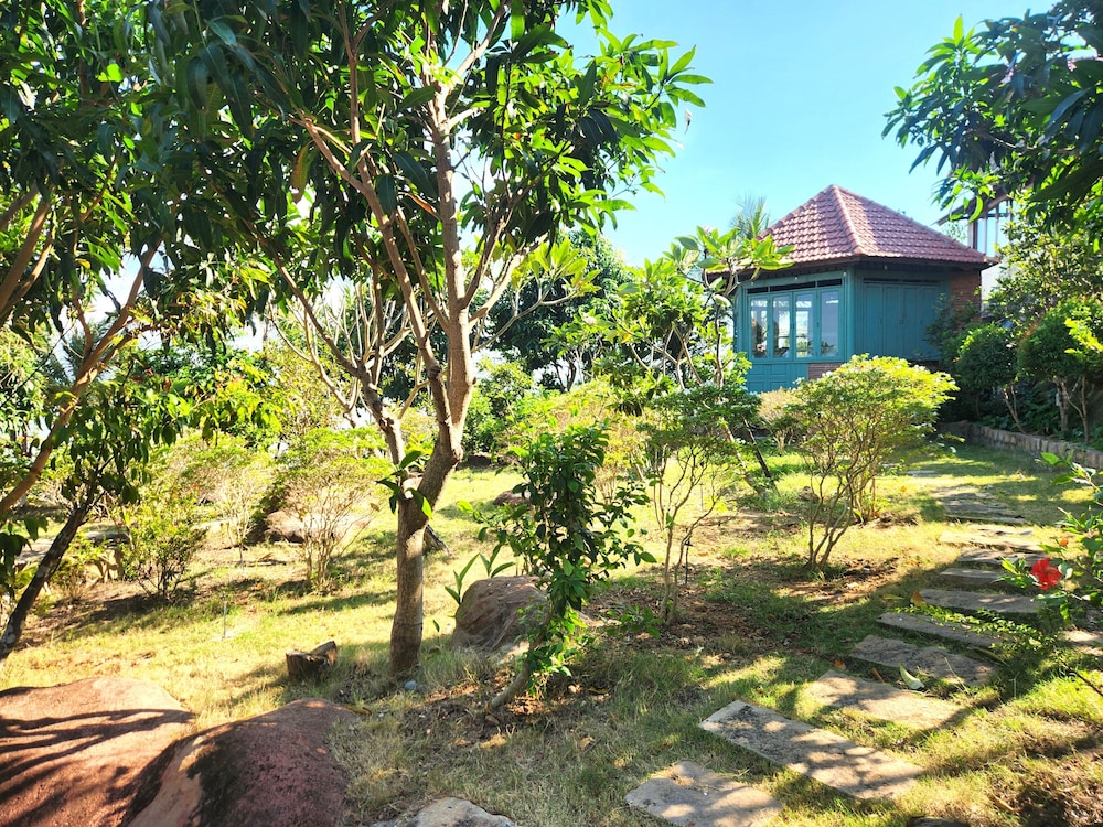 Sunny Shore Resort