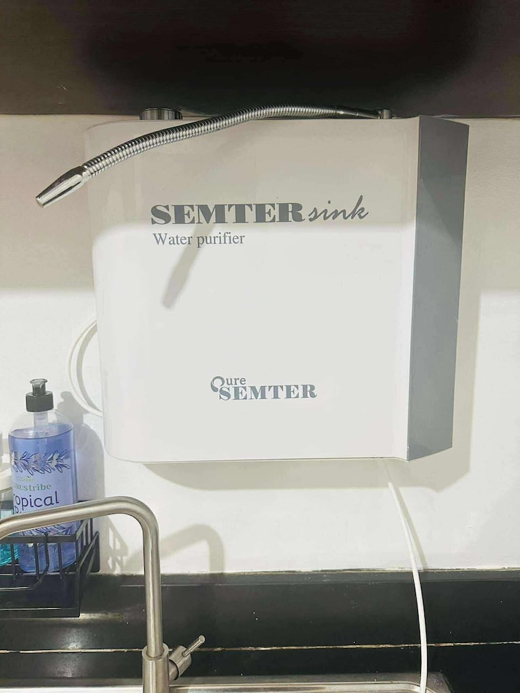 Cozy Studio in Parañaque - Perfect for Transients and Long-stayers Alike