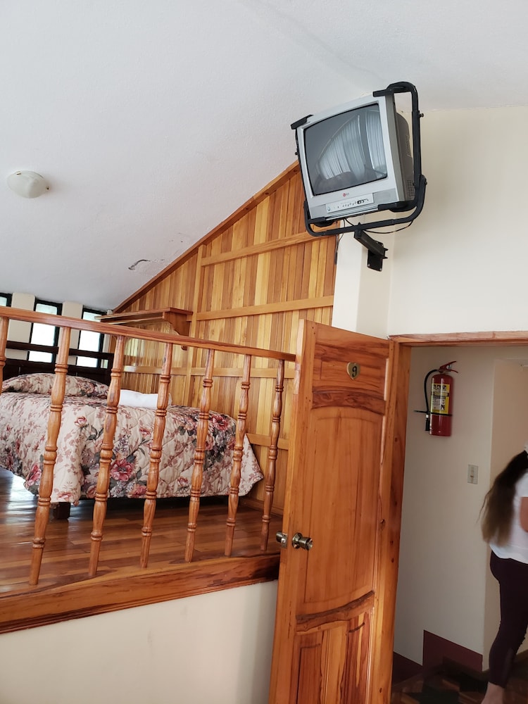 Hostal Monte Real