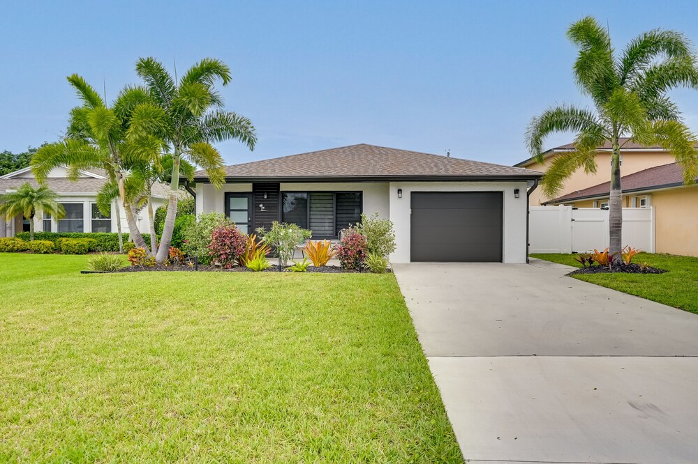 Naples Home w/ Patio < 1 Mi to Beaches! view 4