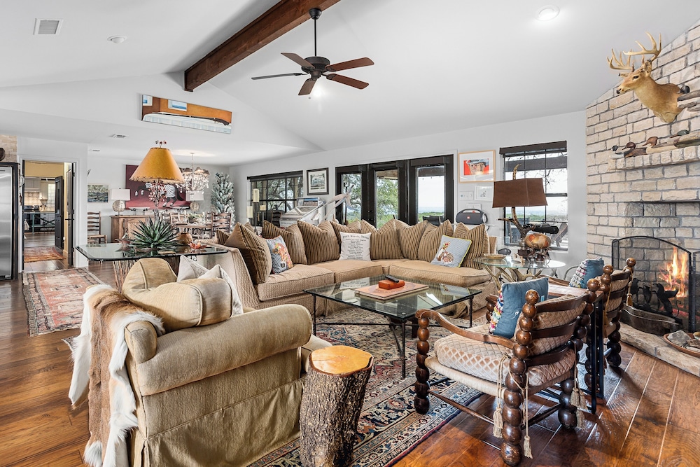 5BR Luxury Home w/ Pool & Wrap-around Porch