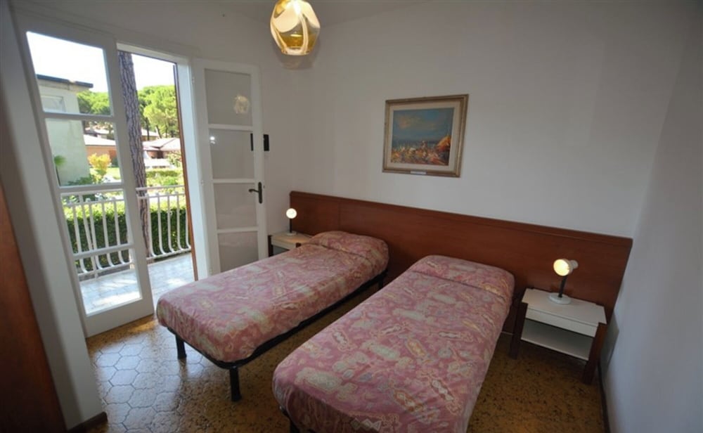Lovely Flat With Balcony and Private Parking Space 50mt From the sea in Lignano