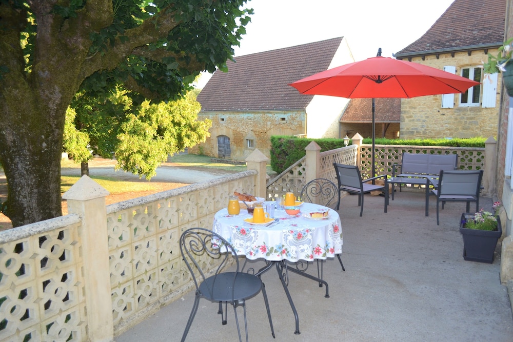 Le Castelat de Julienna view 2