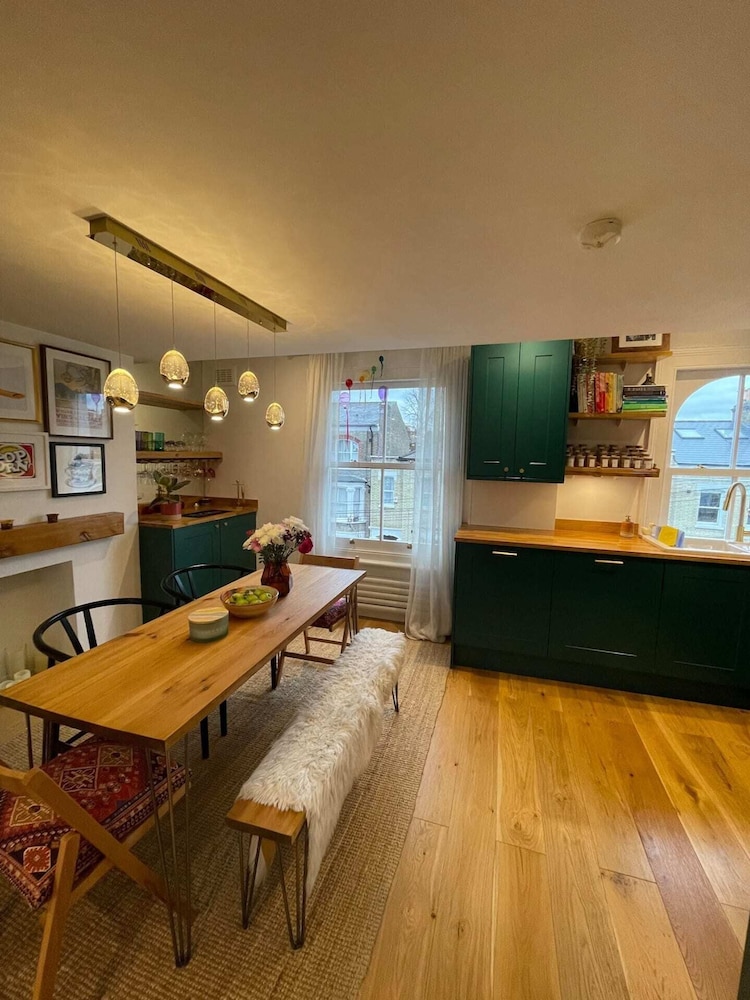 Vibrant & Beautifully Decorated 1BD Flat Brixton!