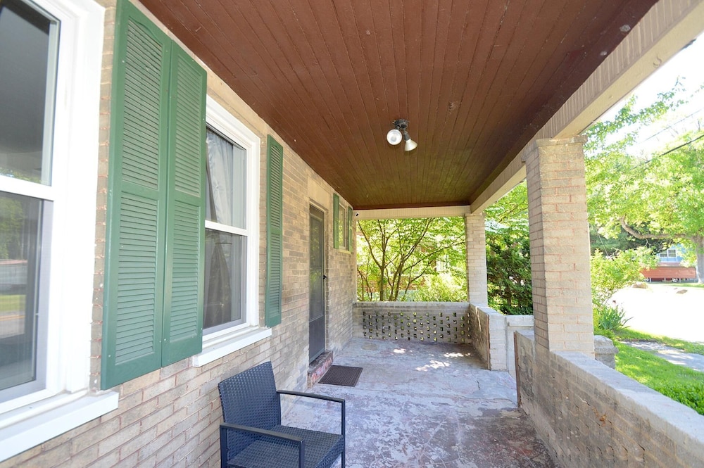 Broadway Cottage - Convenient Location!