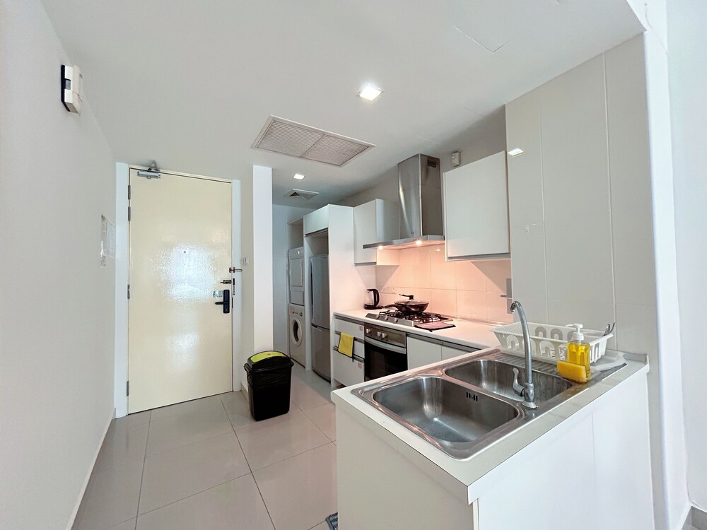 Solaris Dutamas by Manhattan Group