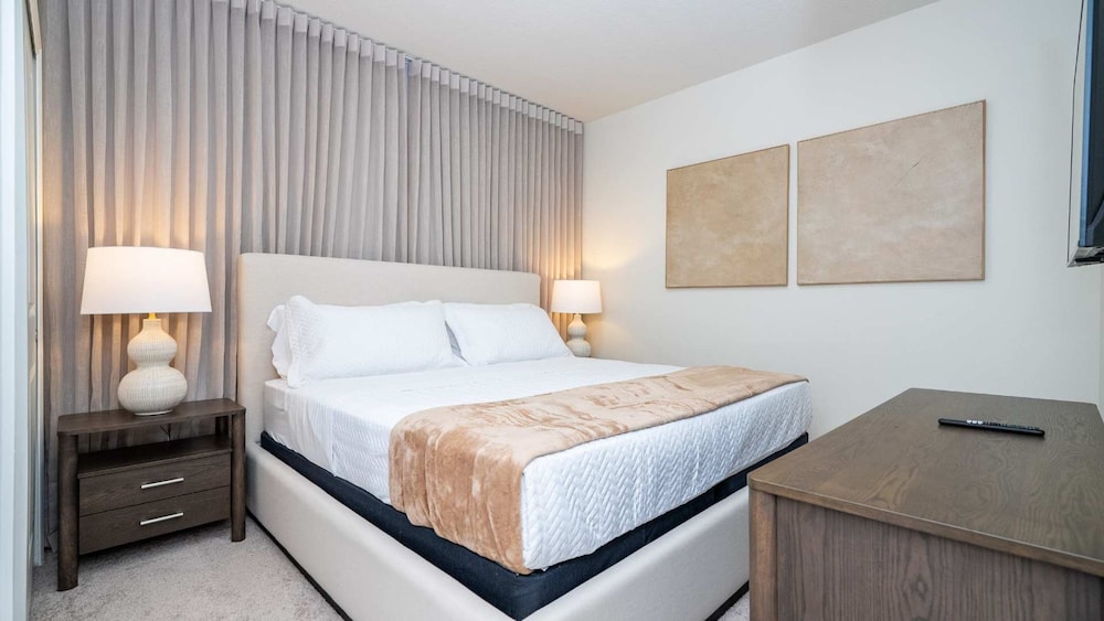 Upstay Family Fun 5BR Retreat w Pool Games Room