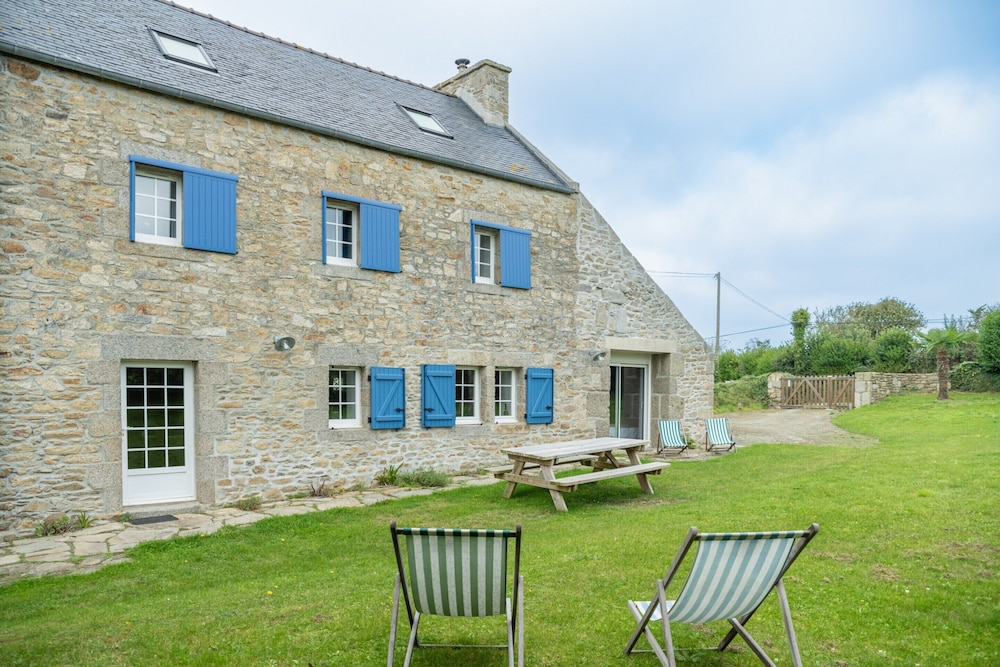 Holiday Home by Lampaul Beach With Garden