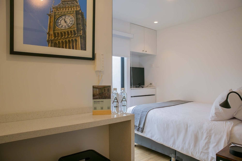 w Lovely 1BR w Balcony in Miraflores