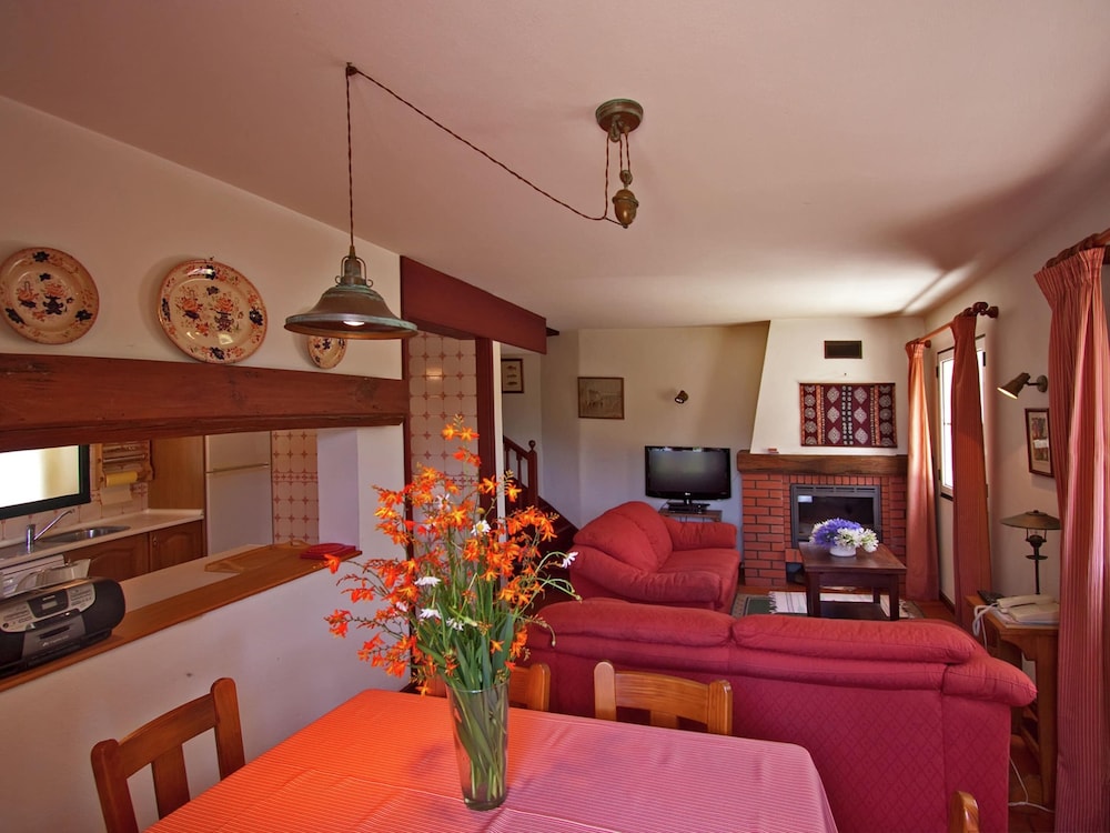 Nice Cottage in Santo Antonio da Serra With Pool view 5