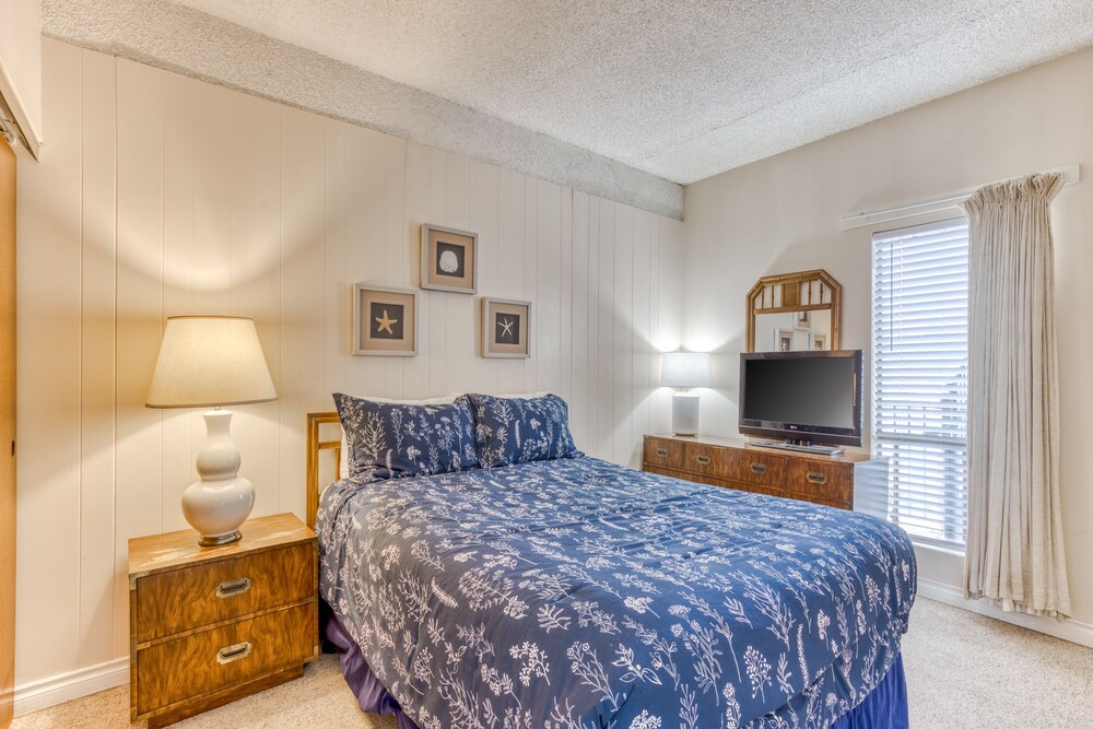 The Sand & Sea Condos - Oceanfront view 4
