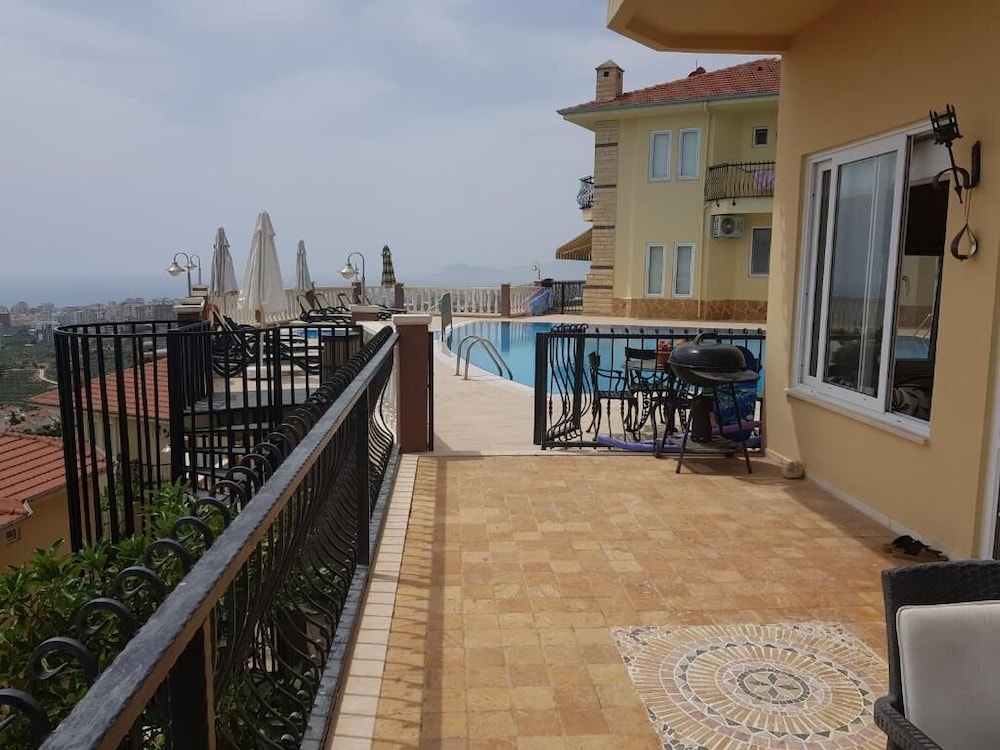 Goldcity Apartments view 3