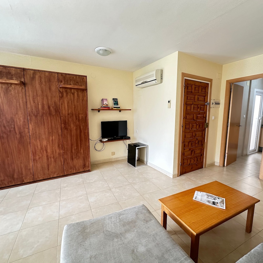 Voramar 3A in Roses With 1 Bedrooms and 1 Bathrooms view 5