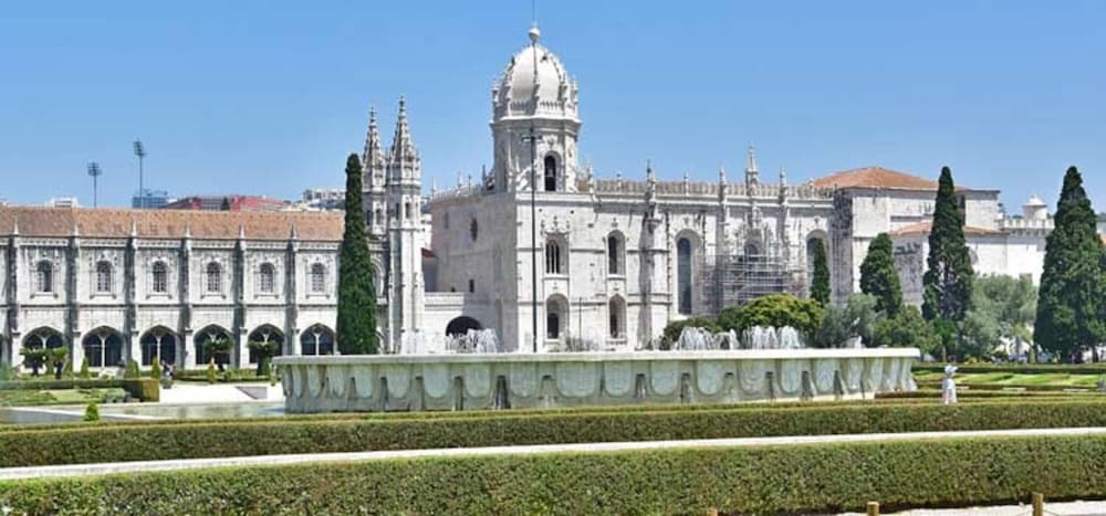 Belem Eyes