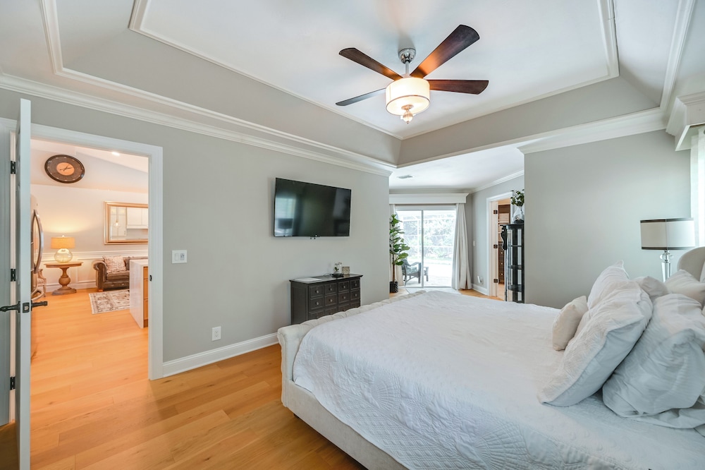 Resort Community Escape: Naples Home 5 Mi to Beach