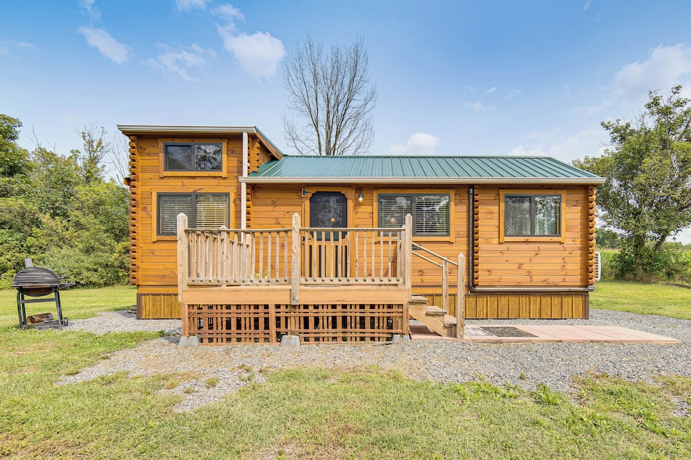 5 Mi to Susquehanna Boating! Secluded Log Cabin