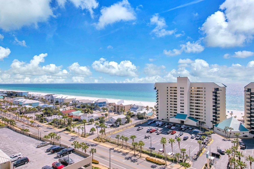 Laketown Wharf 1116