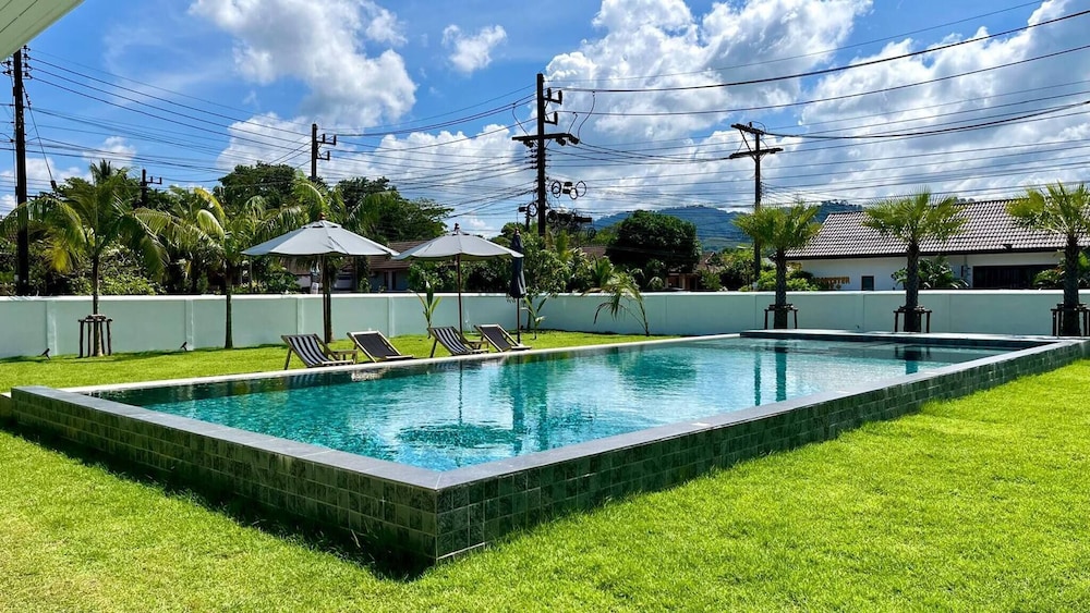 Khaolak Pool Villa With 3 Bedrooms