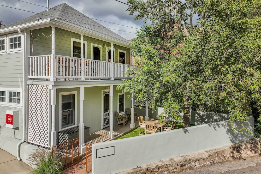 Casa de Oro Bisbee Gem: Walk to Main Street view 5