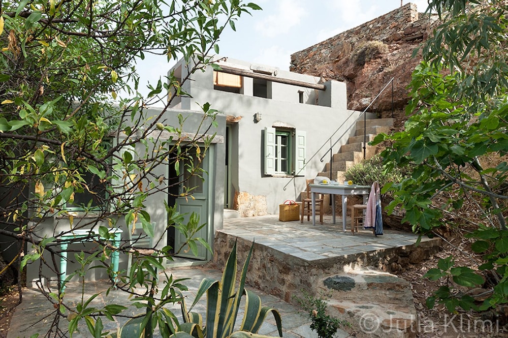Serifos Houses Aghios Sostis