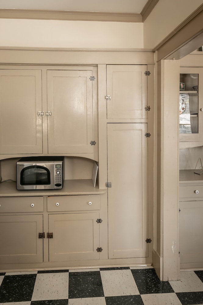 Memphis Belvedere Suites