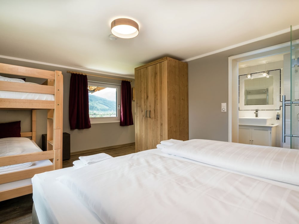 Renovated Holiday Home near Zell am See with Enclosed Garden view 2