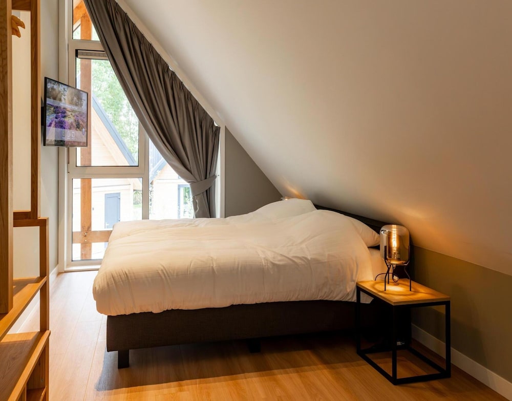 Forest Villa With Hot Tub 6 Persons