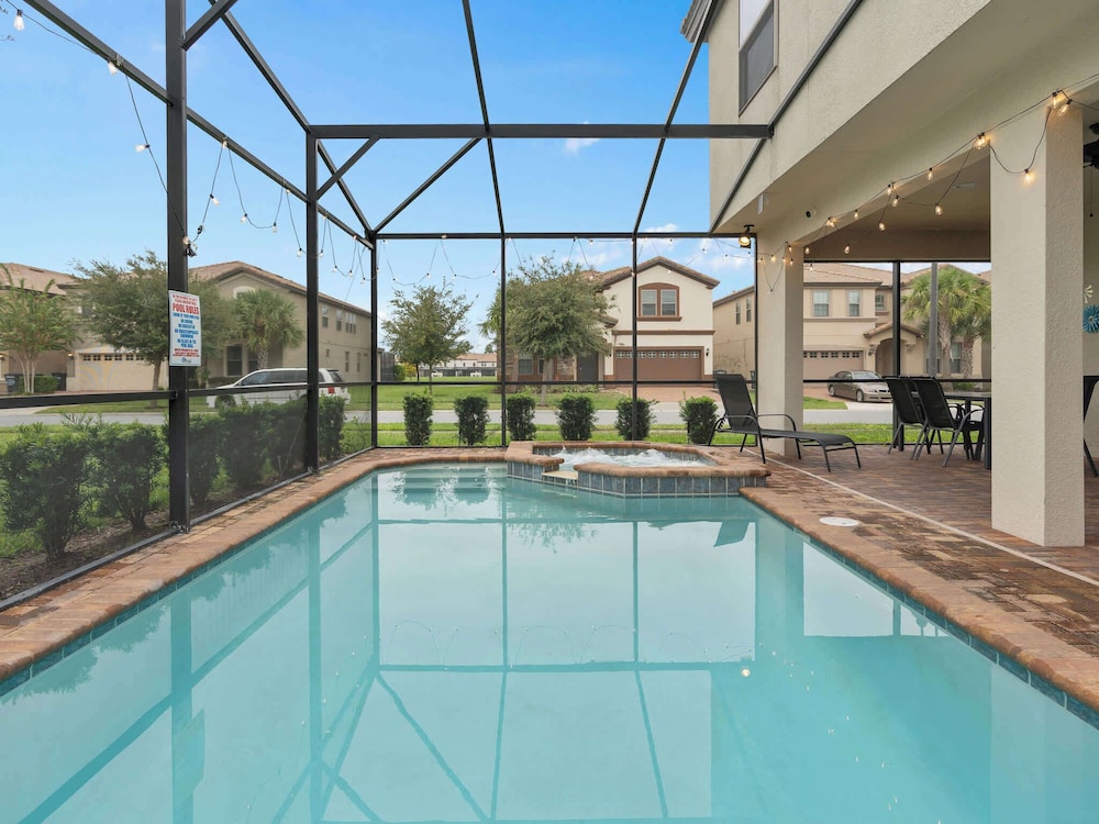 Family Fun Retreat Near Disney With Game Room & Themed Bedrooms