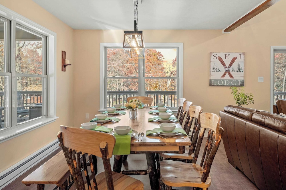 Stephen Way by Avantstay Hot Tub + Game Room Albrightsville