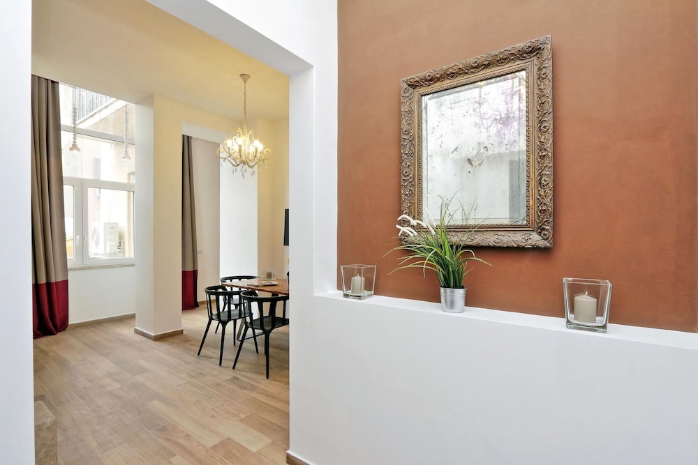 Rm-h501-pale6h3 Monti Apartments - M12