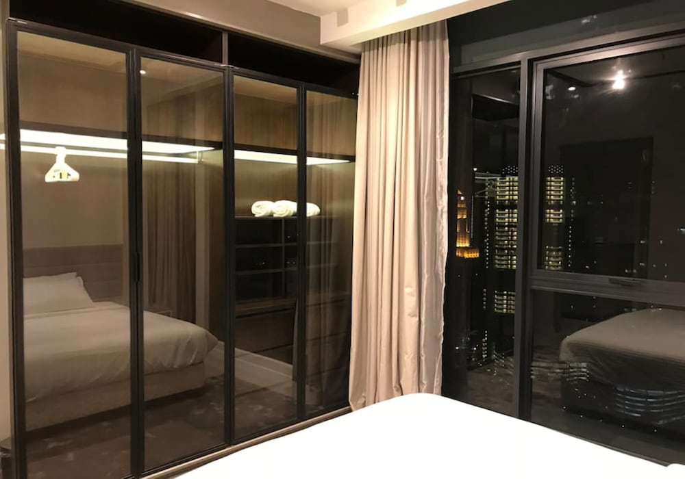 Expressionz Professional Suites by Kelvin