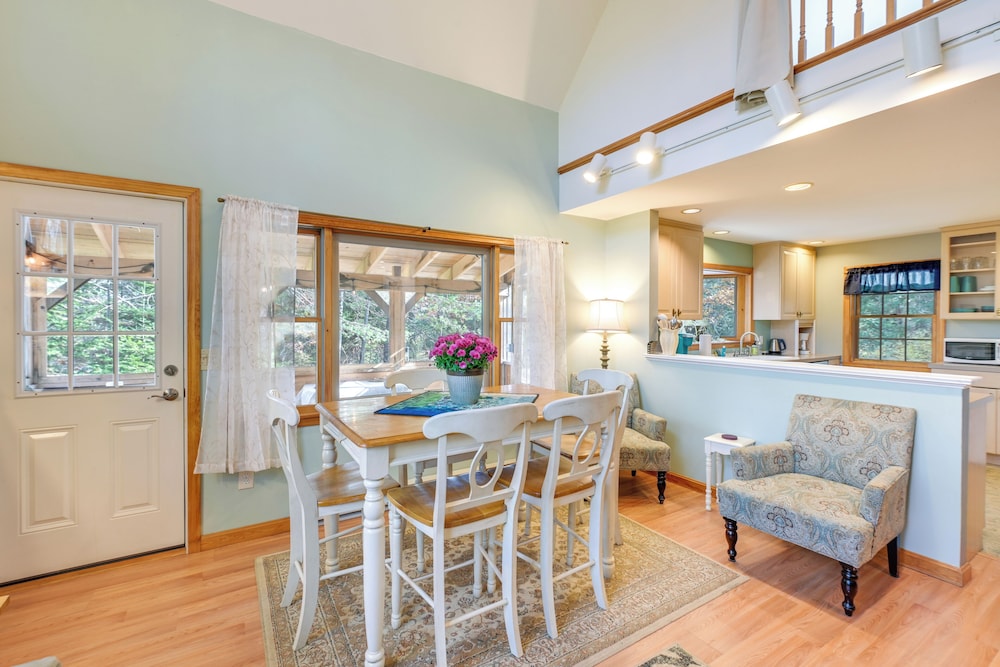 17 Mi to Acadia: Cottage Near Downtown Ellsworth!