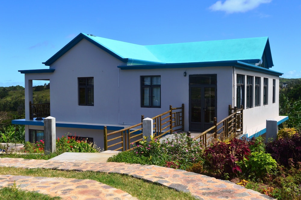Domaine Les Rosiers Guest House