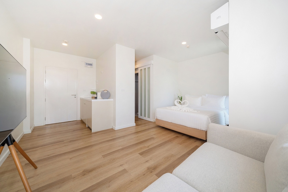 Zcape X2 Condominium in Bang Tao