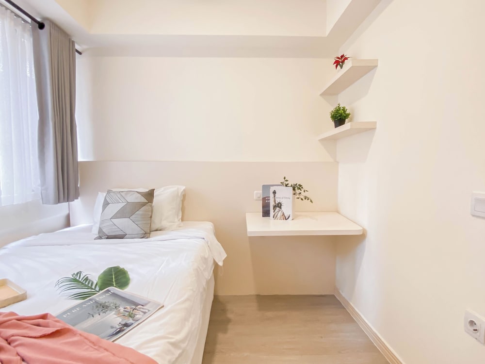 Modern White Accent 2Br Apartment Meikarta
