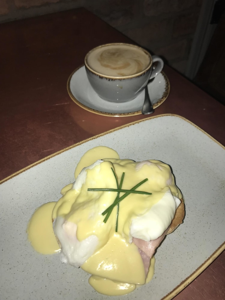 Lil's Bar and Bistro