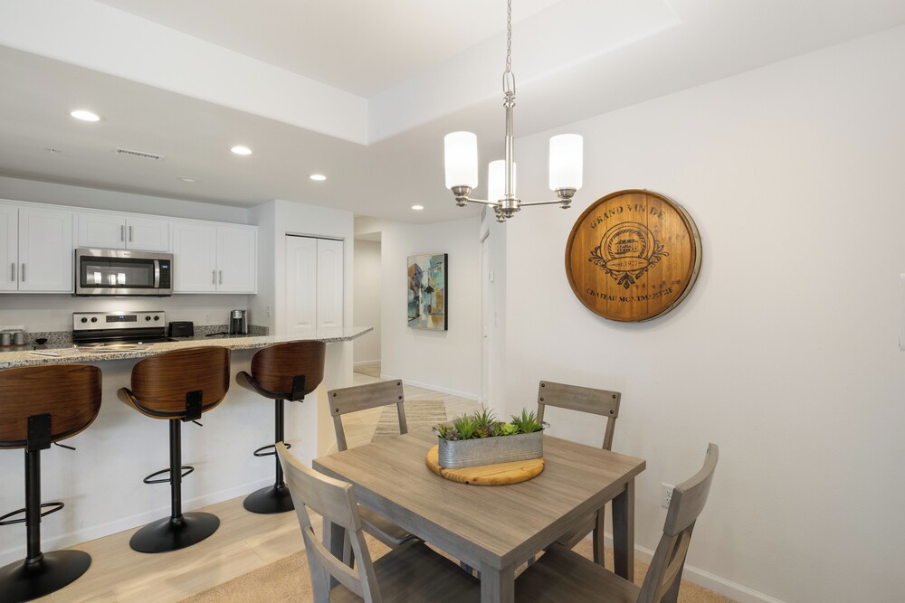 Central Location, Pool Access & Breathtaking Views