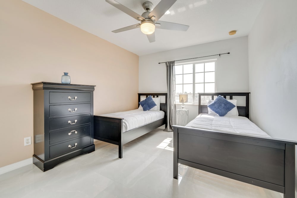 Kissimmee Resort-style Home: Close to Shops & Eats