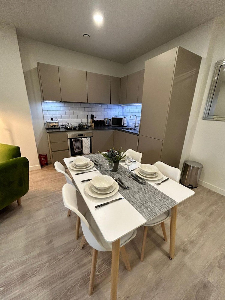 Luxury 1-bed Town Centre South Stevenage view 5