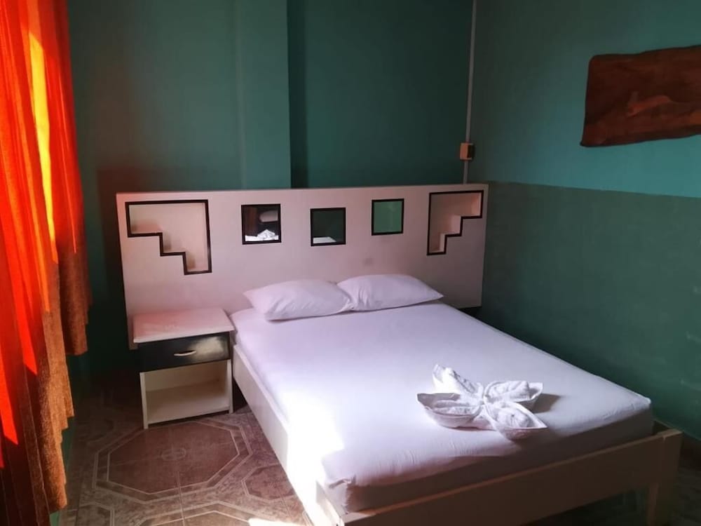 Plaza Jungle Hostel