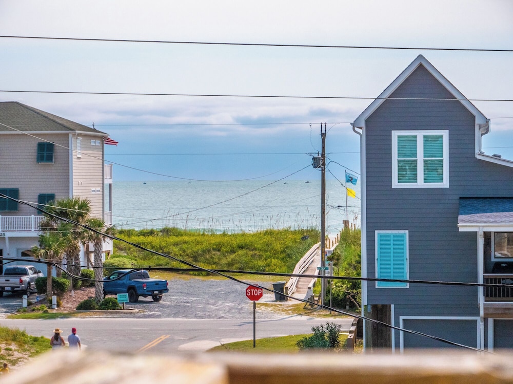 Casa Capri by Topsail Realty