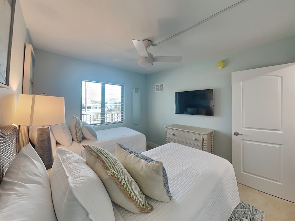 Seaside 3 by Distinctive Beach Rentals