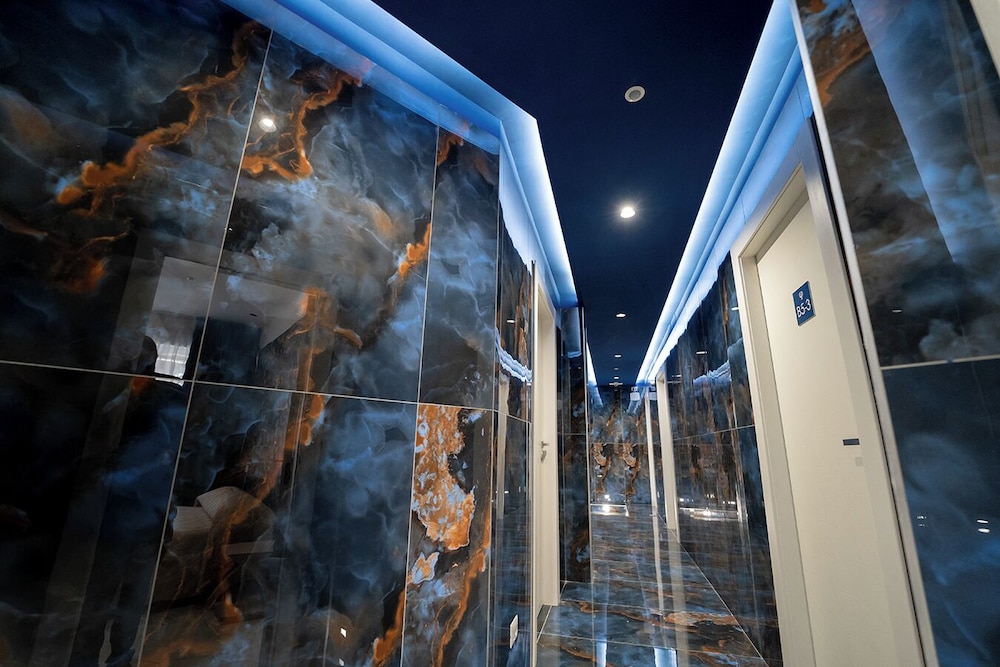 P.C. BOUTIQUE H. LIFESTYLE NAPOLI CENTRO by ClaPa Group Dislocated Hospitality