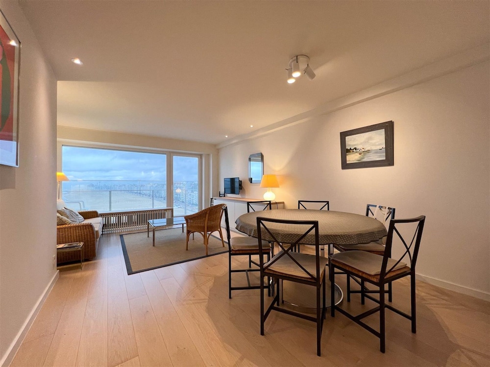 Apartment in Duinbergen With Sea Views